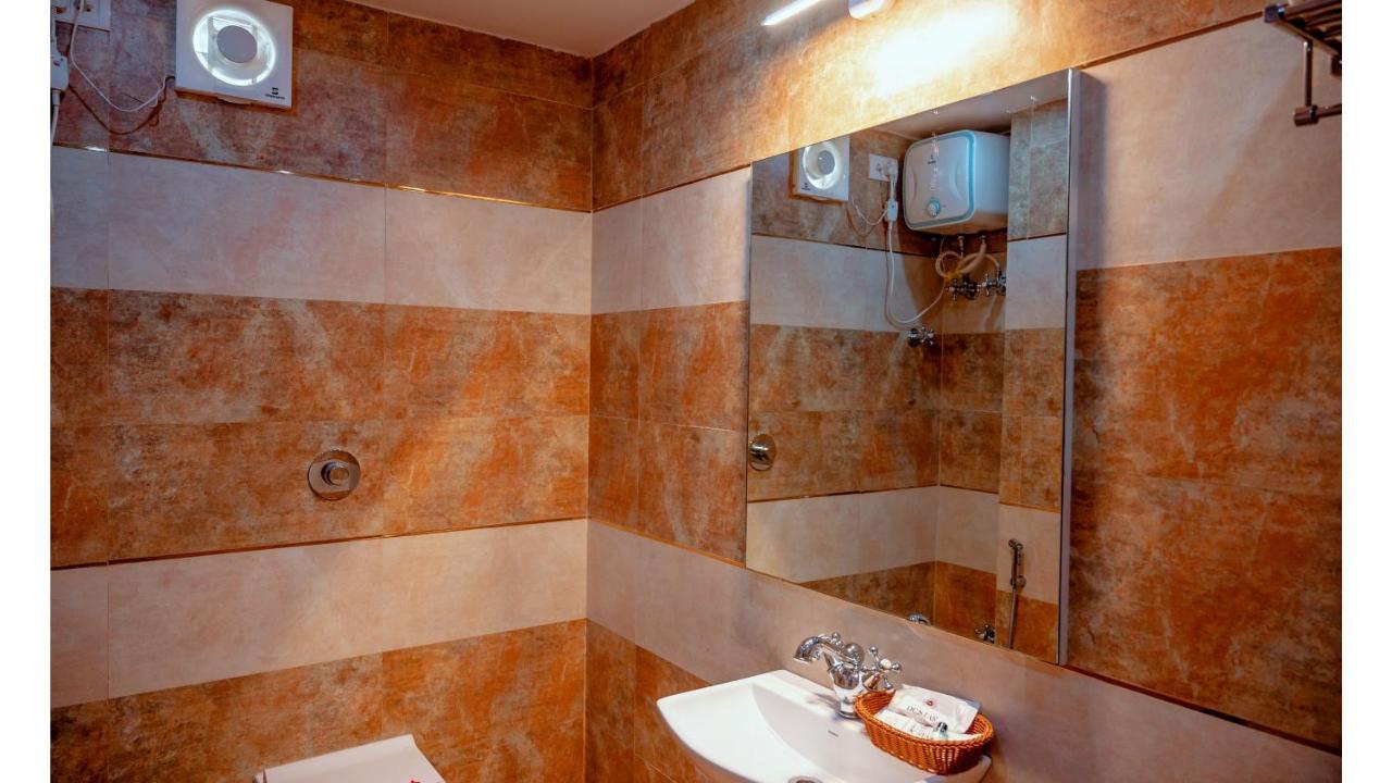 Hotel Dc Star ธาราพิธ ภายนอก รูปภาพ