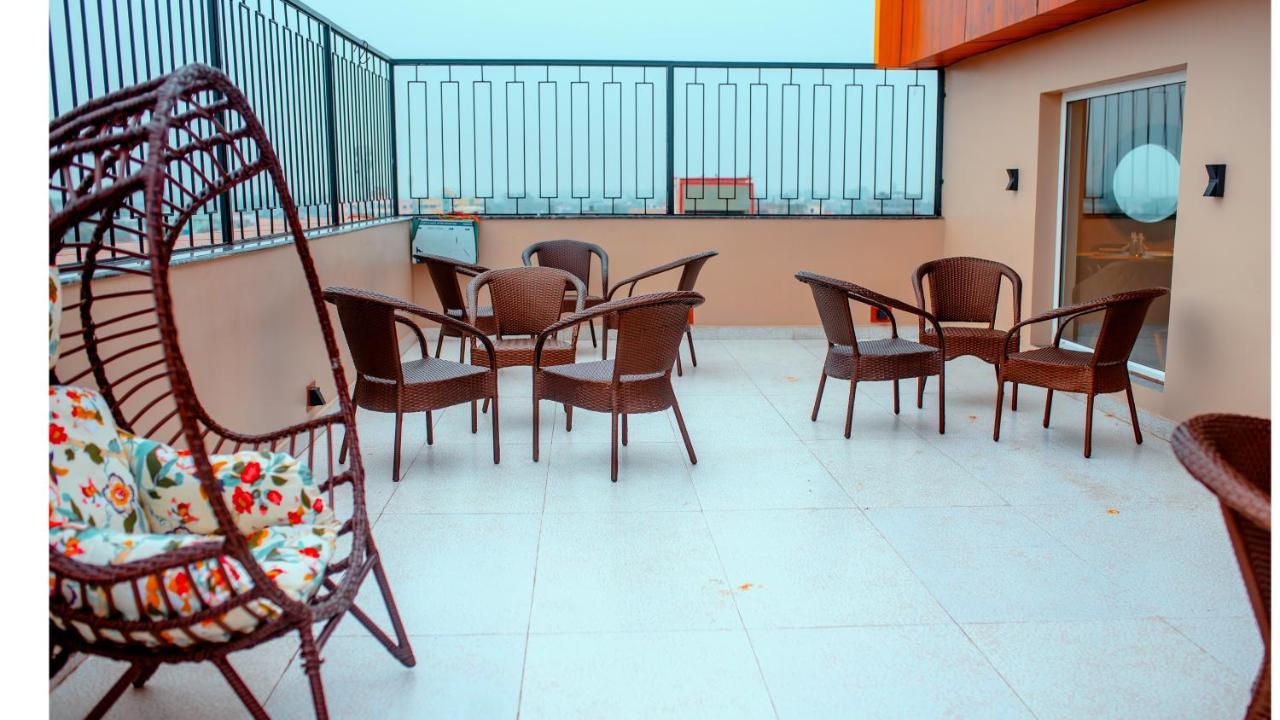 Hotel Dc Star ธาราพิธ ภายนอก รูปภาพ